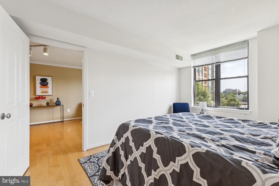 2220 Fairfax Dr #309