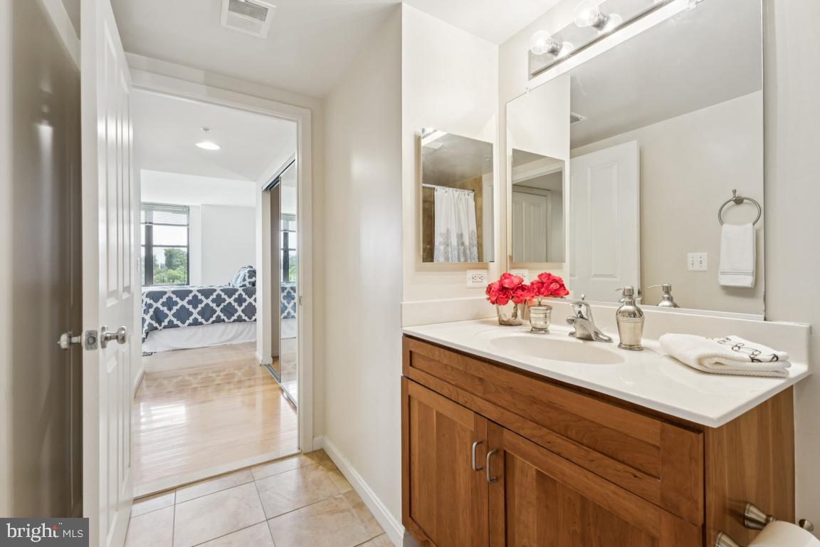 2220 Fairfax Dr #309