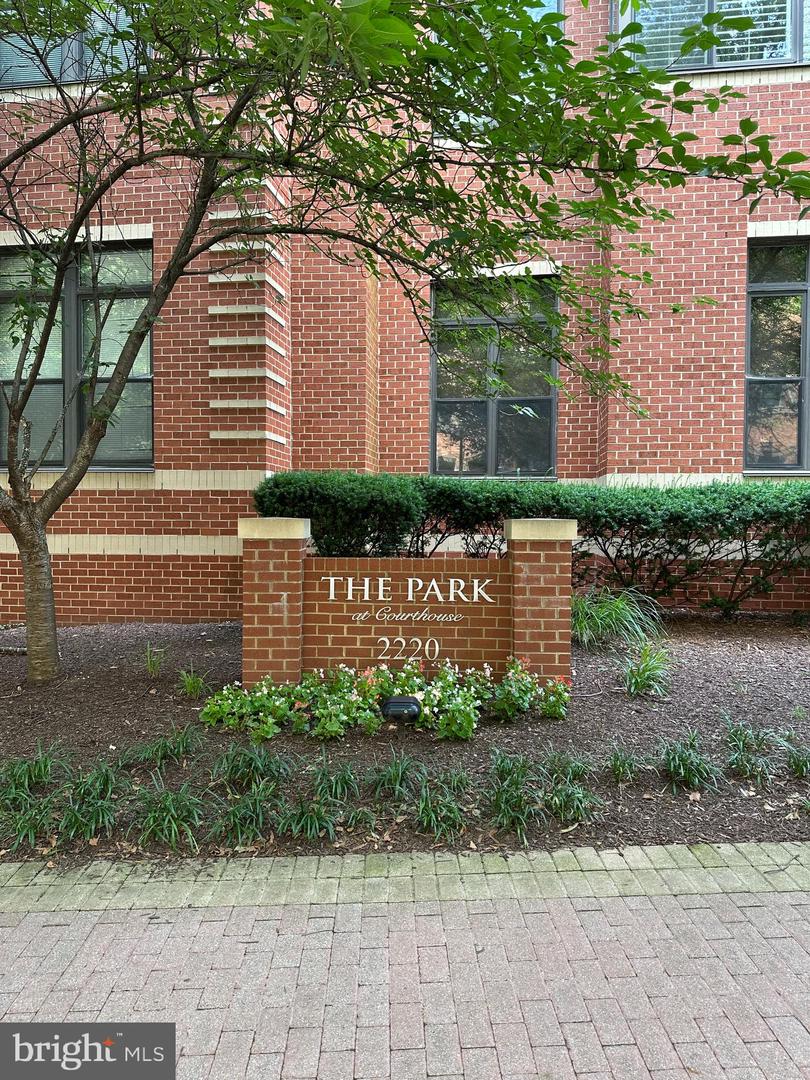 2220 Fairfax Dr #309