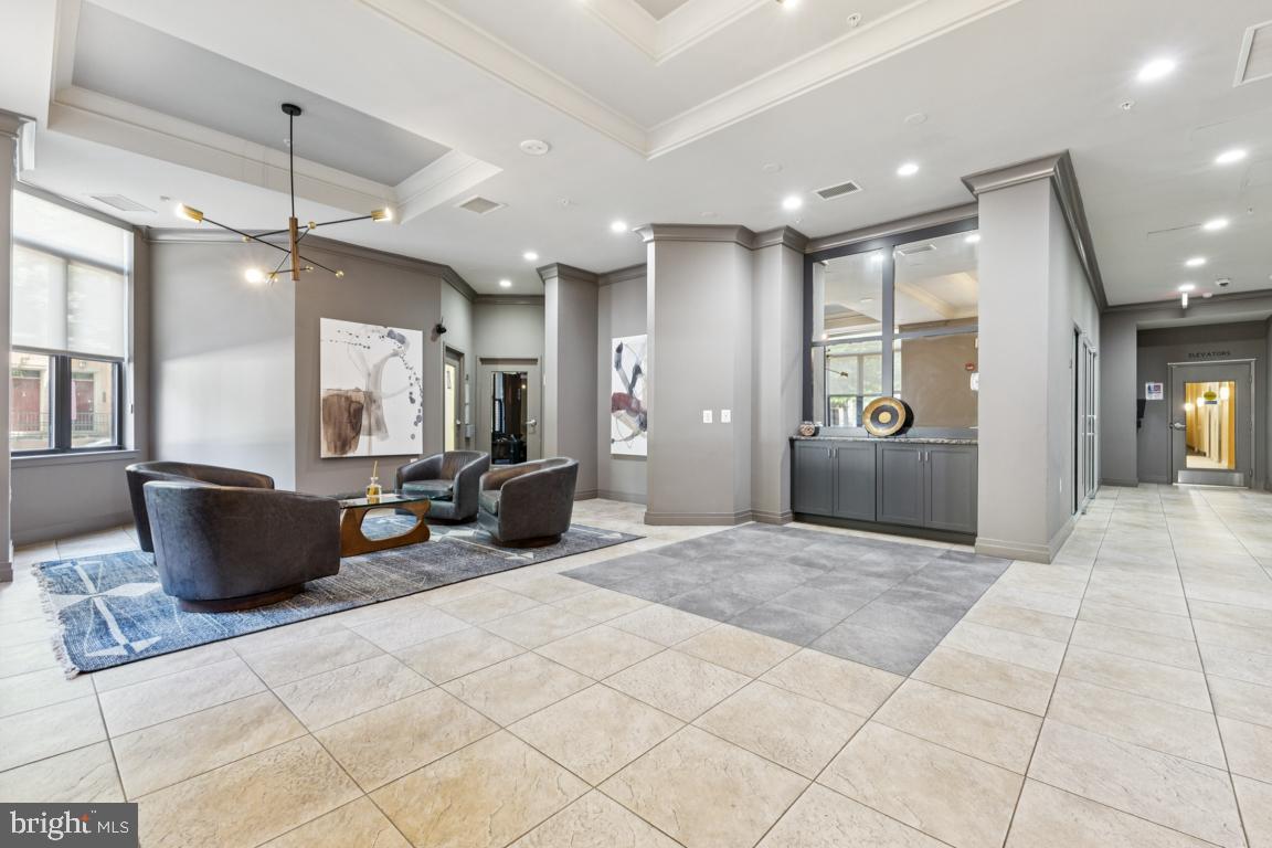 2220 Fairfax Dr #309