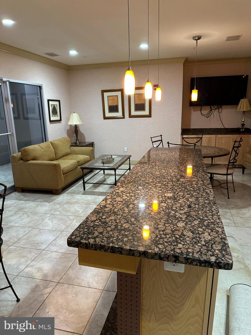 2220 Fairfax Dr #309