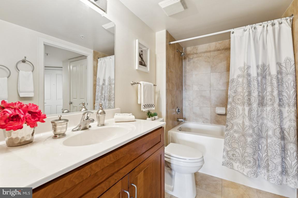 2220 Fairfax Dr #309