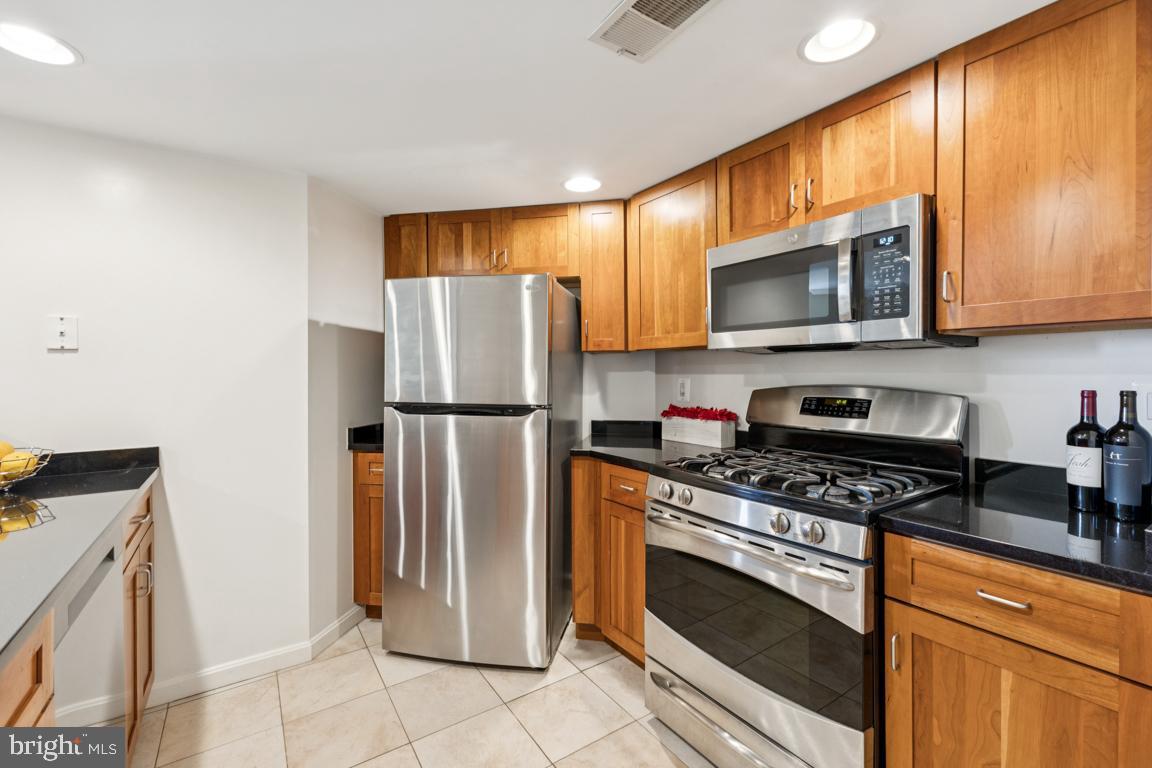 2220 Fairfax Dr #309