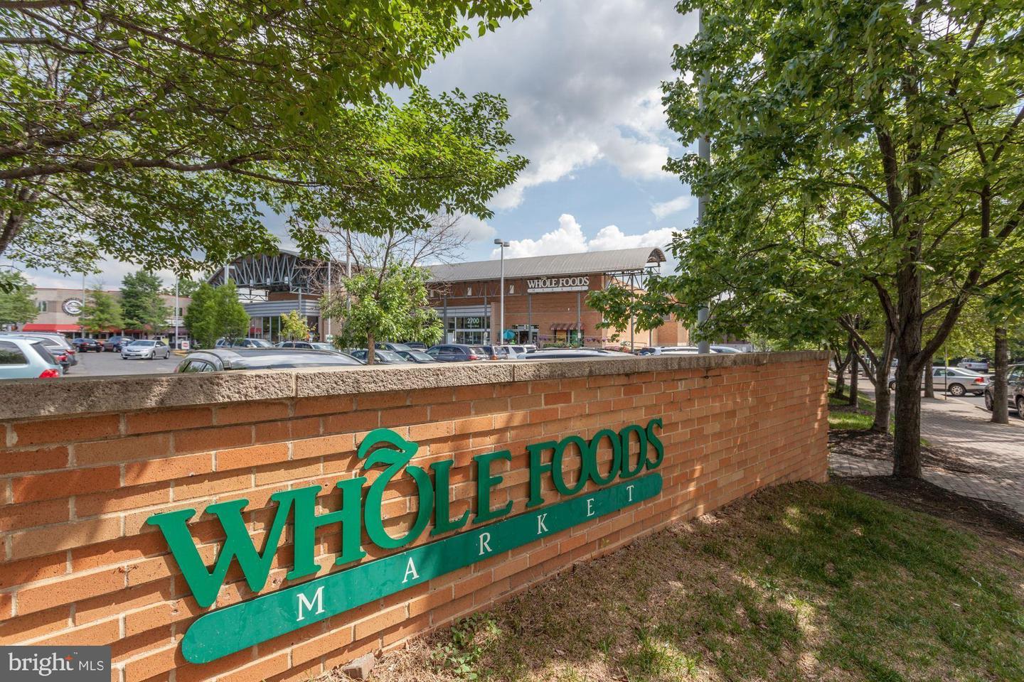 2220 Fairfax Dr #309