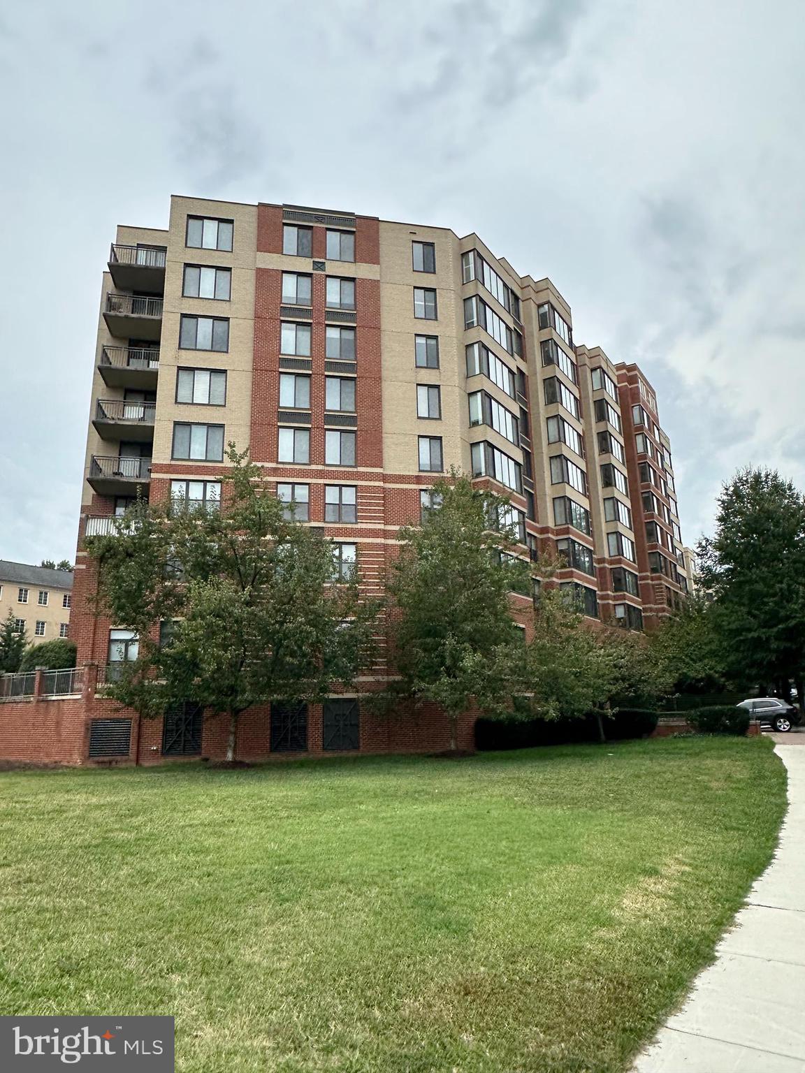 2220 Fairfax Dr #309