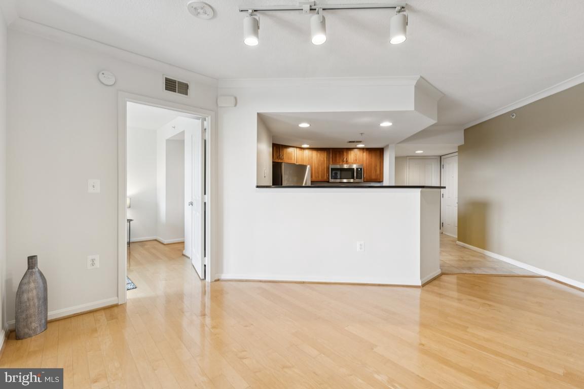 2220 Fairfax Dr #309