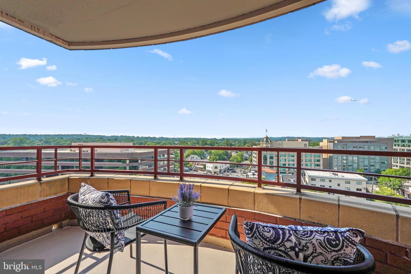 2400 CLARENDON BLVD #1015