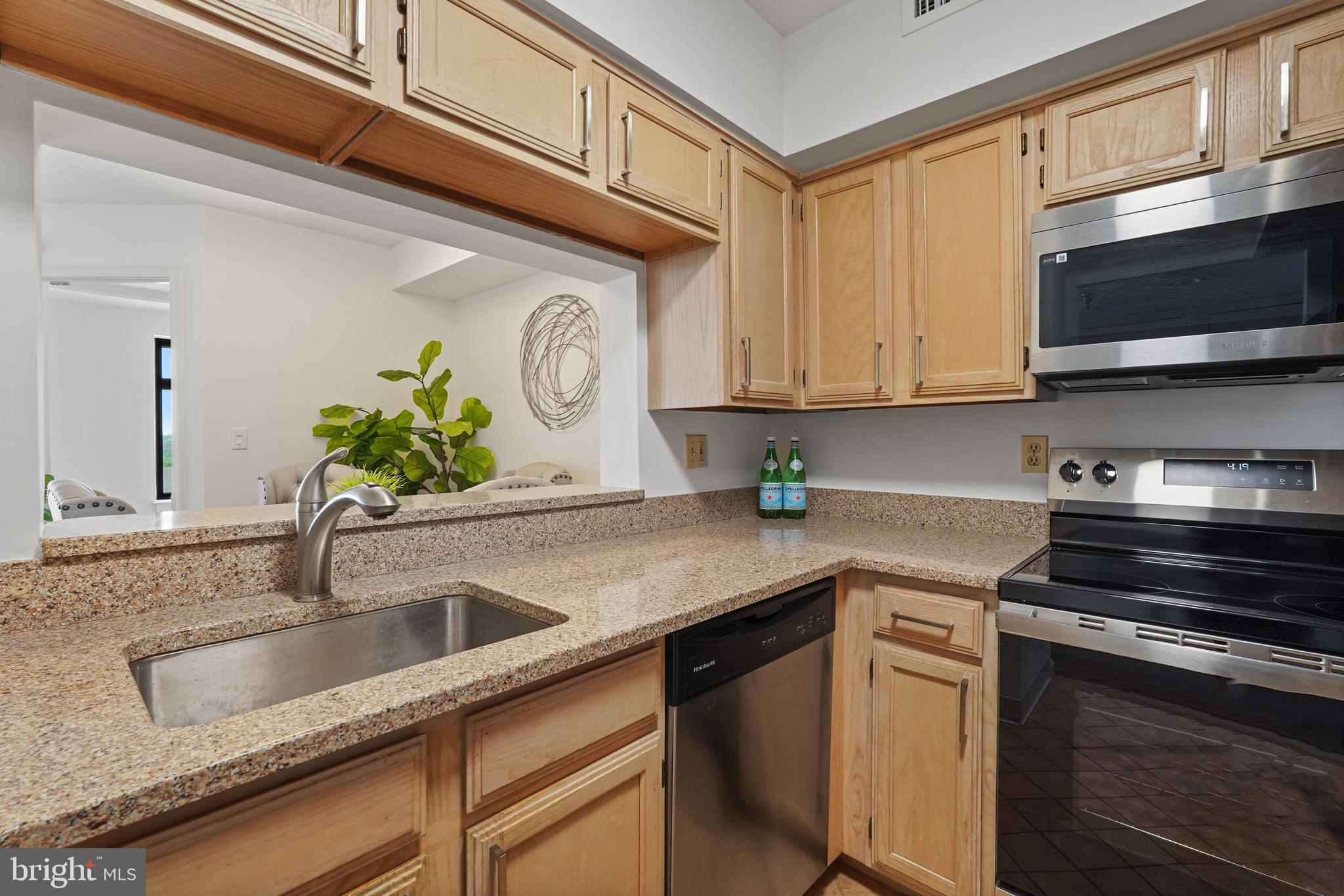 2400 CLARENDON BLVD #1015