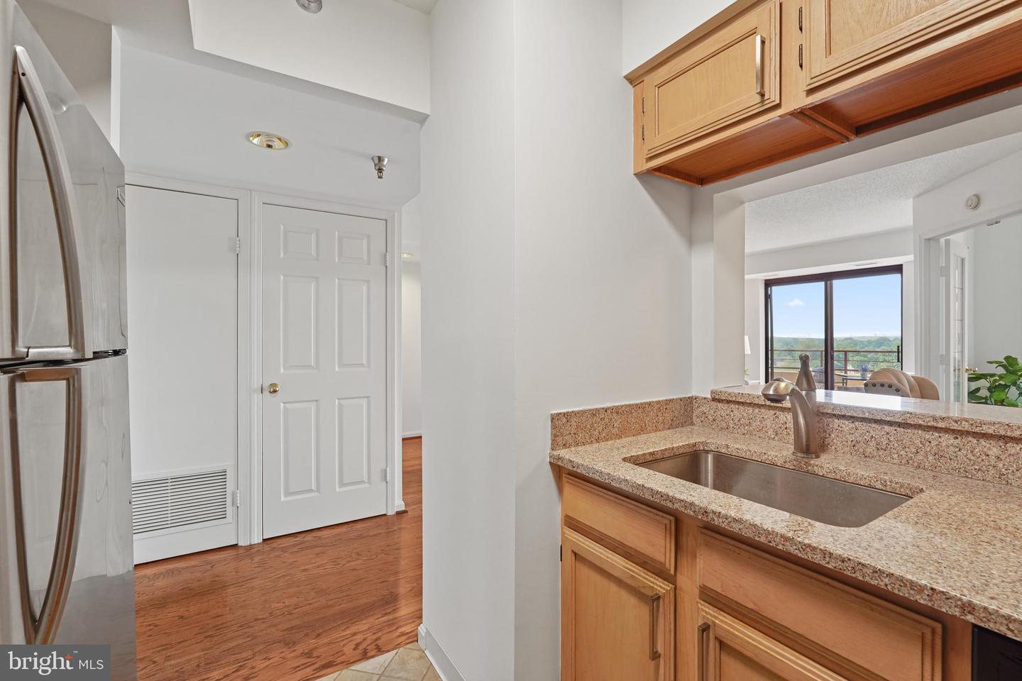 2400 CLARENDON BLVD #1015