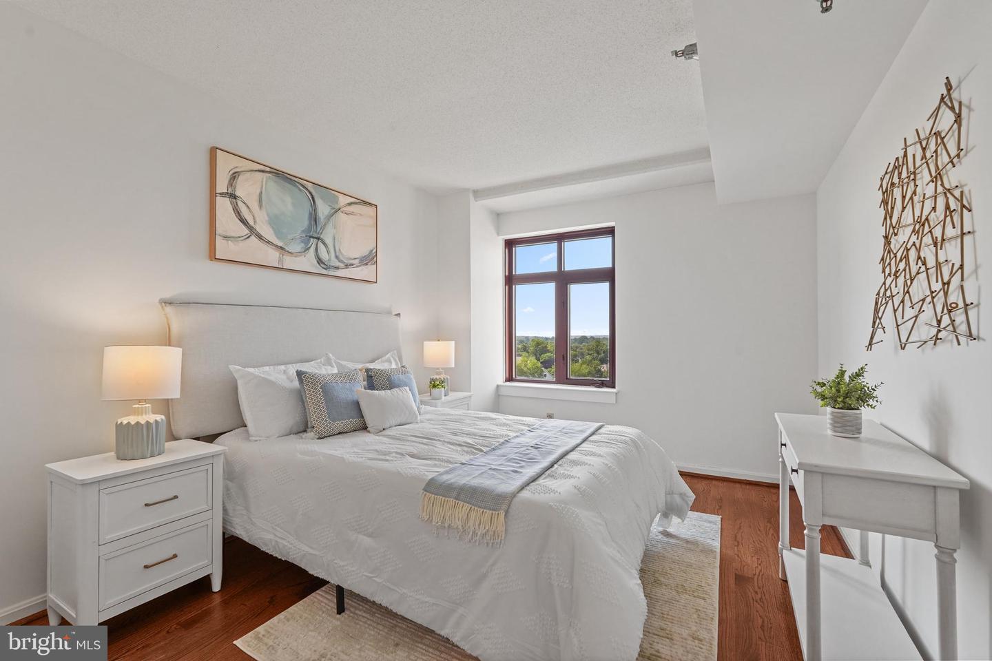 2400 CLARENDON BLVD #1015