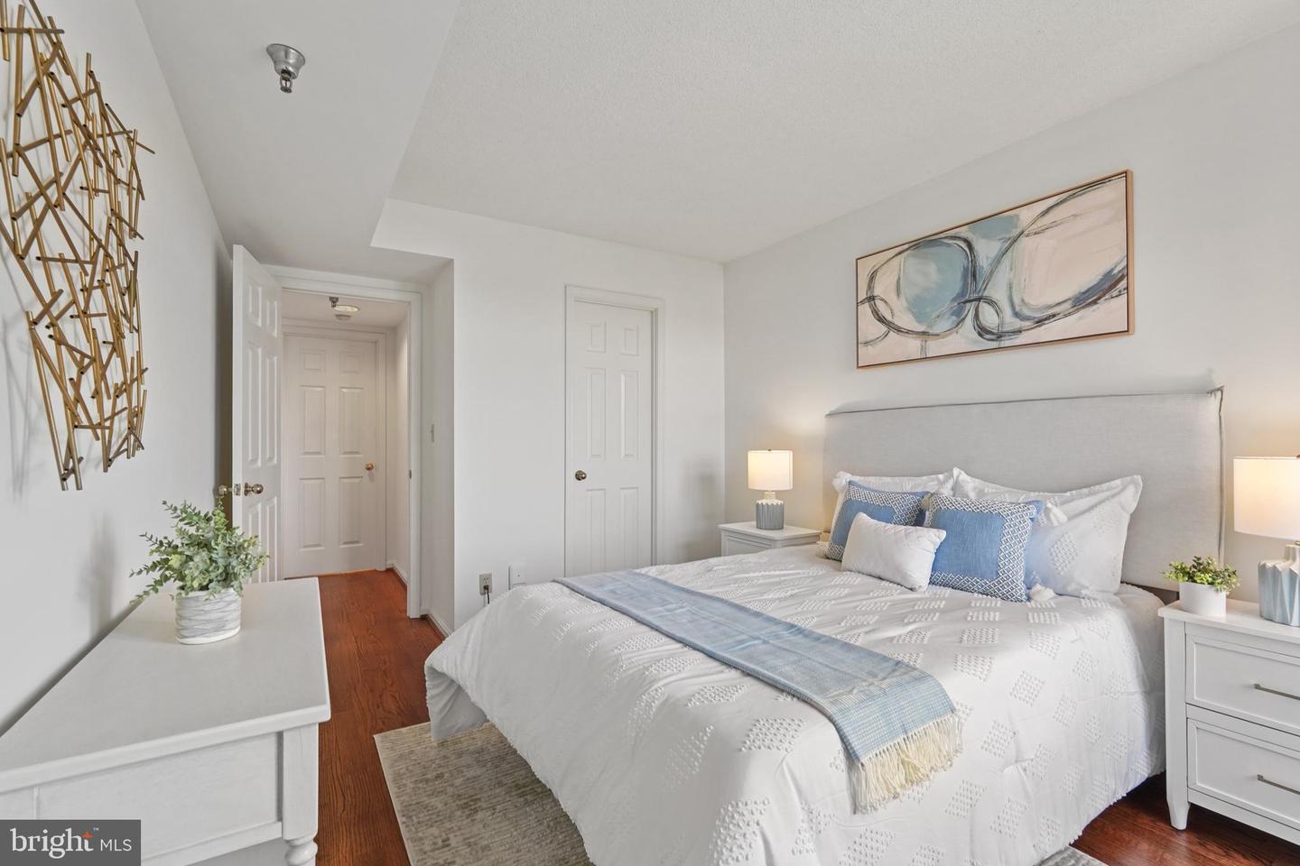 2400 CLARENDON BLVD #1015