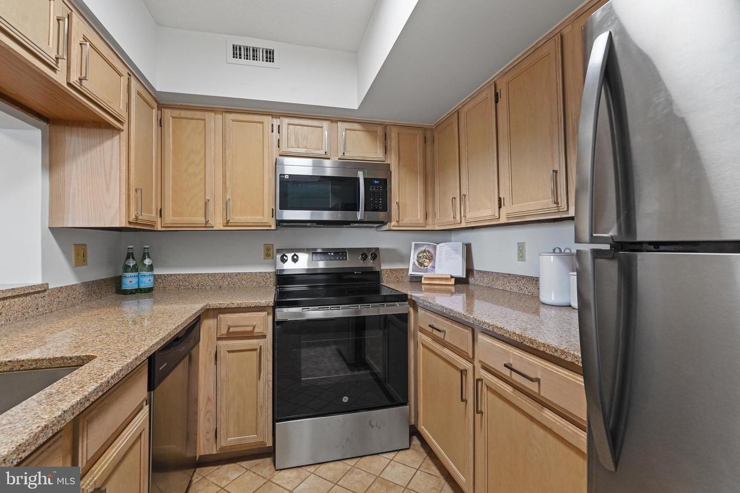 2400 CLARENDON BLVD #1015