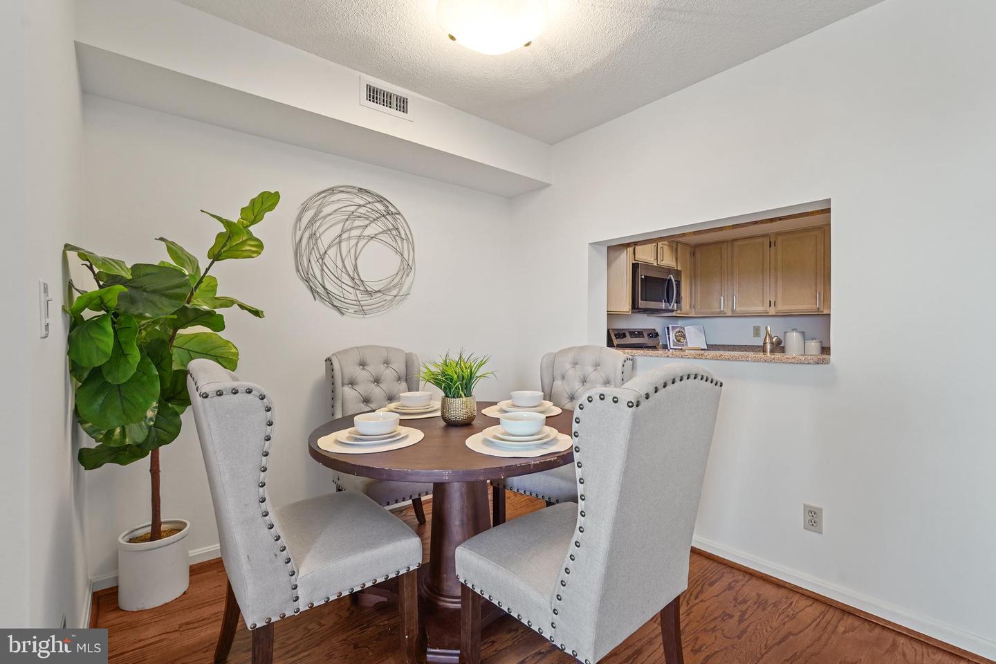 2400 CLARENDON BLVD #1015