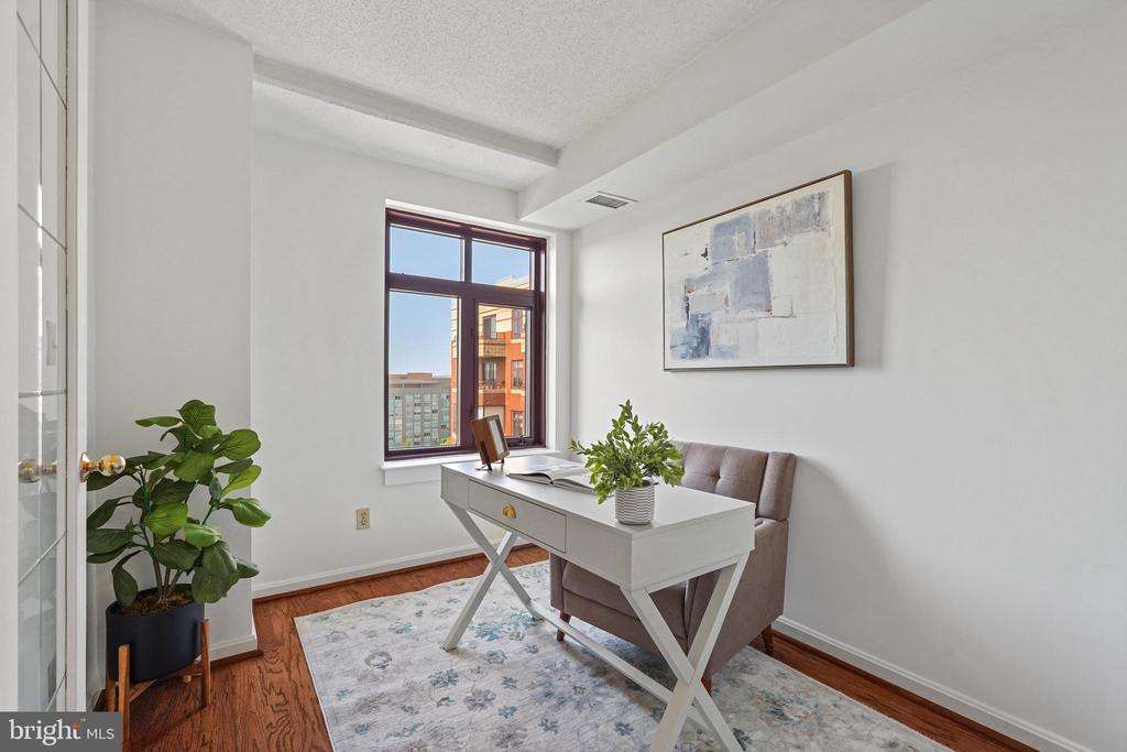 2400 CLARENDON BLVD #1015