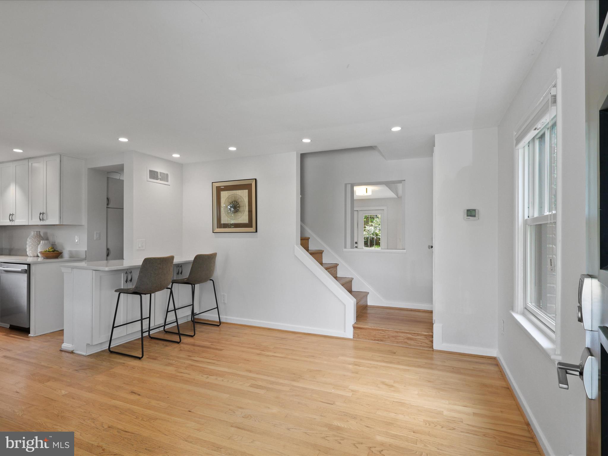 1453 N LONGFELLOW STREET