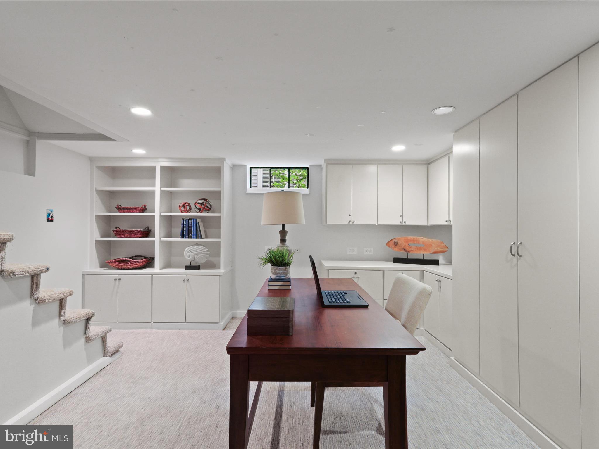 1453 N LONGFELLOW STREET