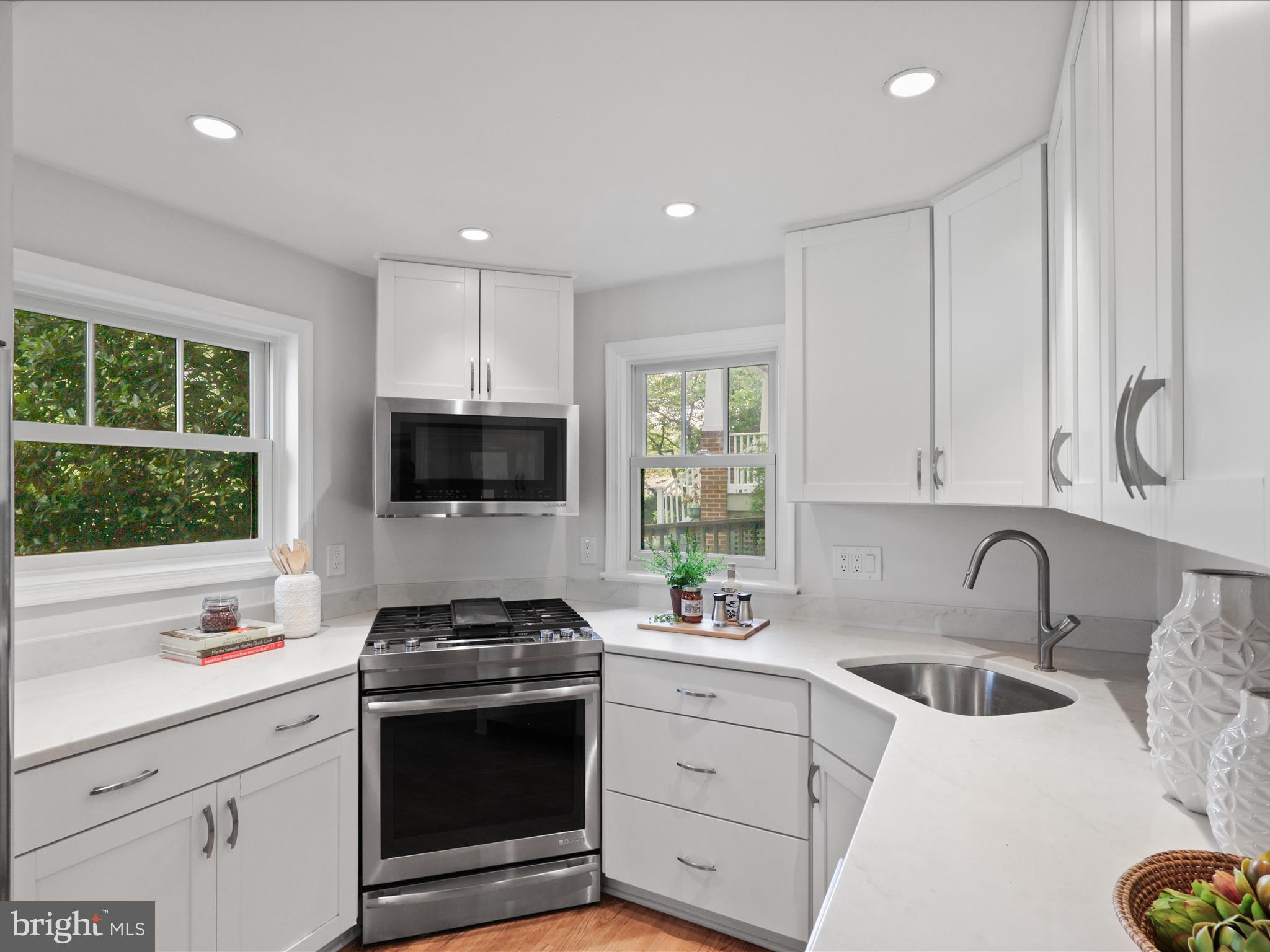 1453 N LONGFELLOW STREET