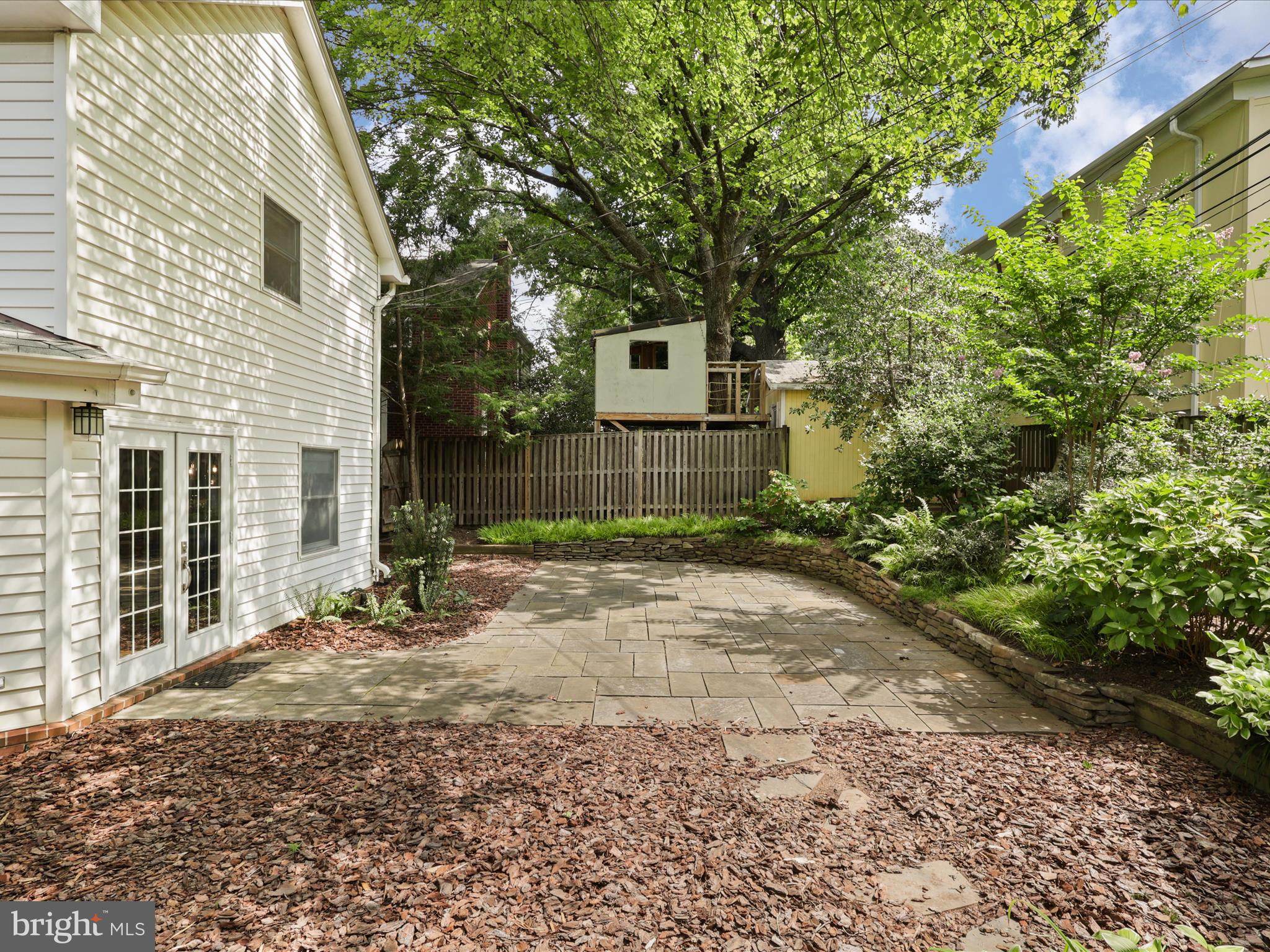 1453 N LONGFELLOW STREET