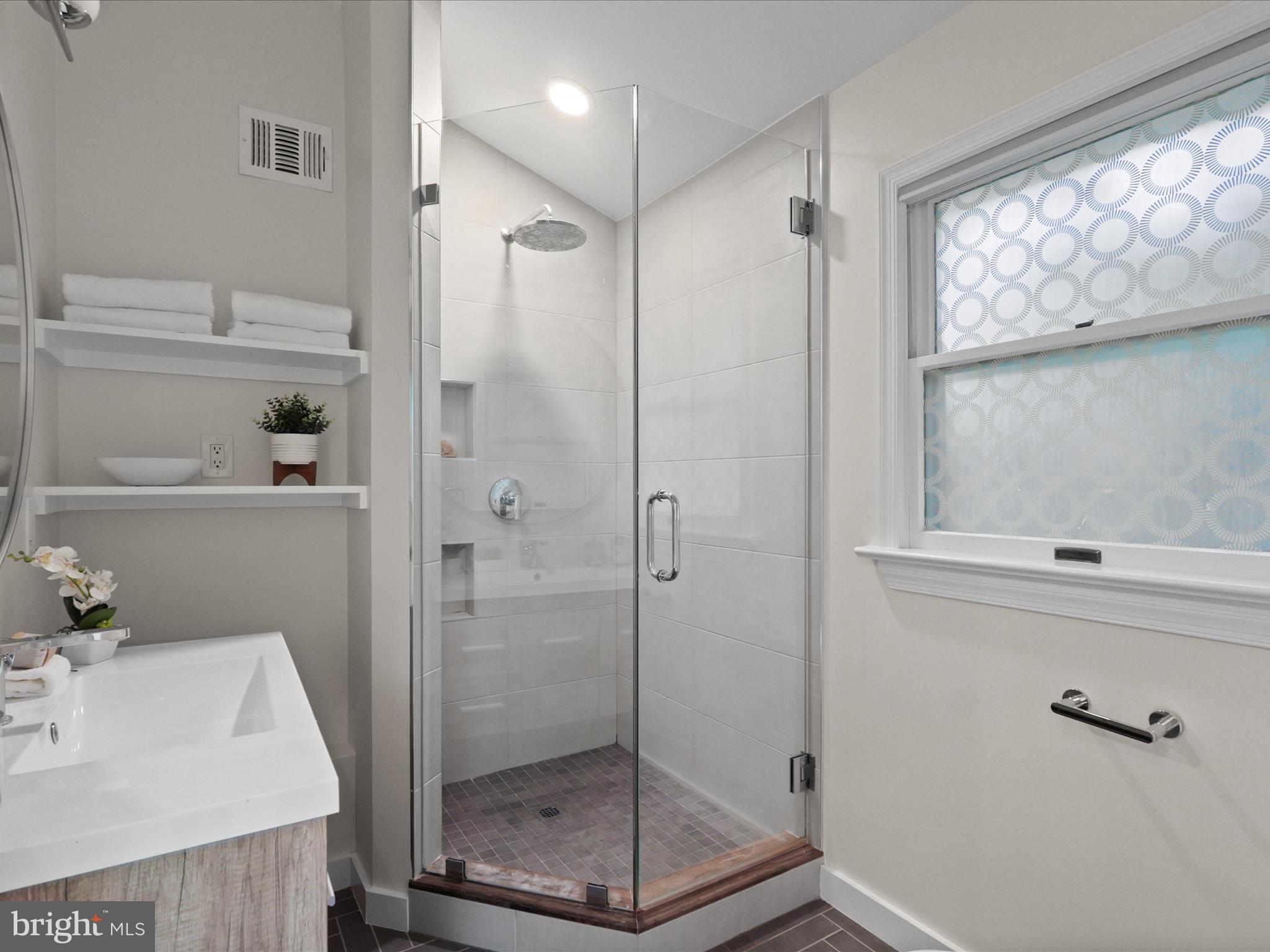 1453 N LONGFELLOW STREET