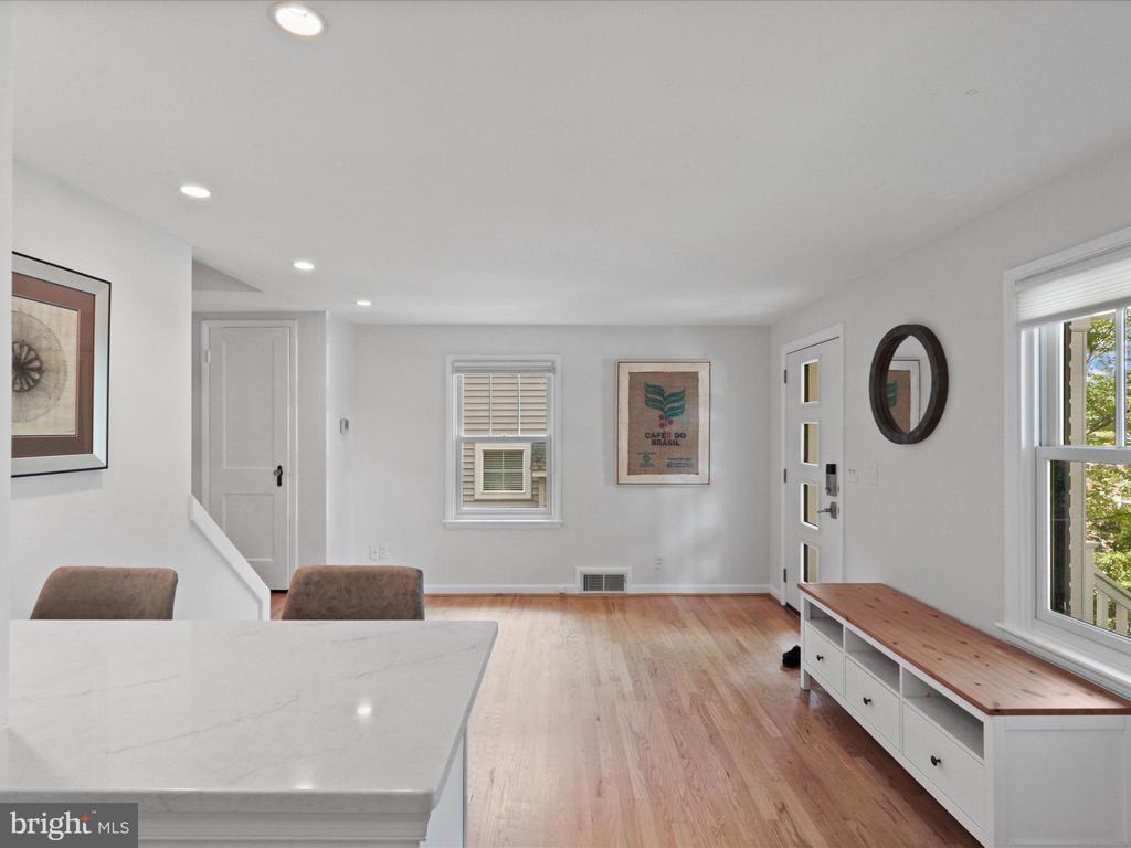 1453 N LONGFELLOW STREET