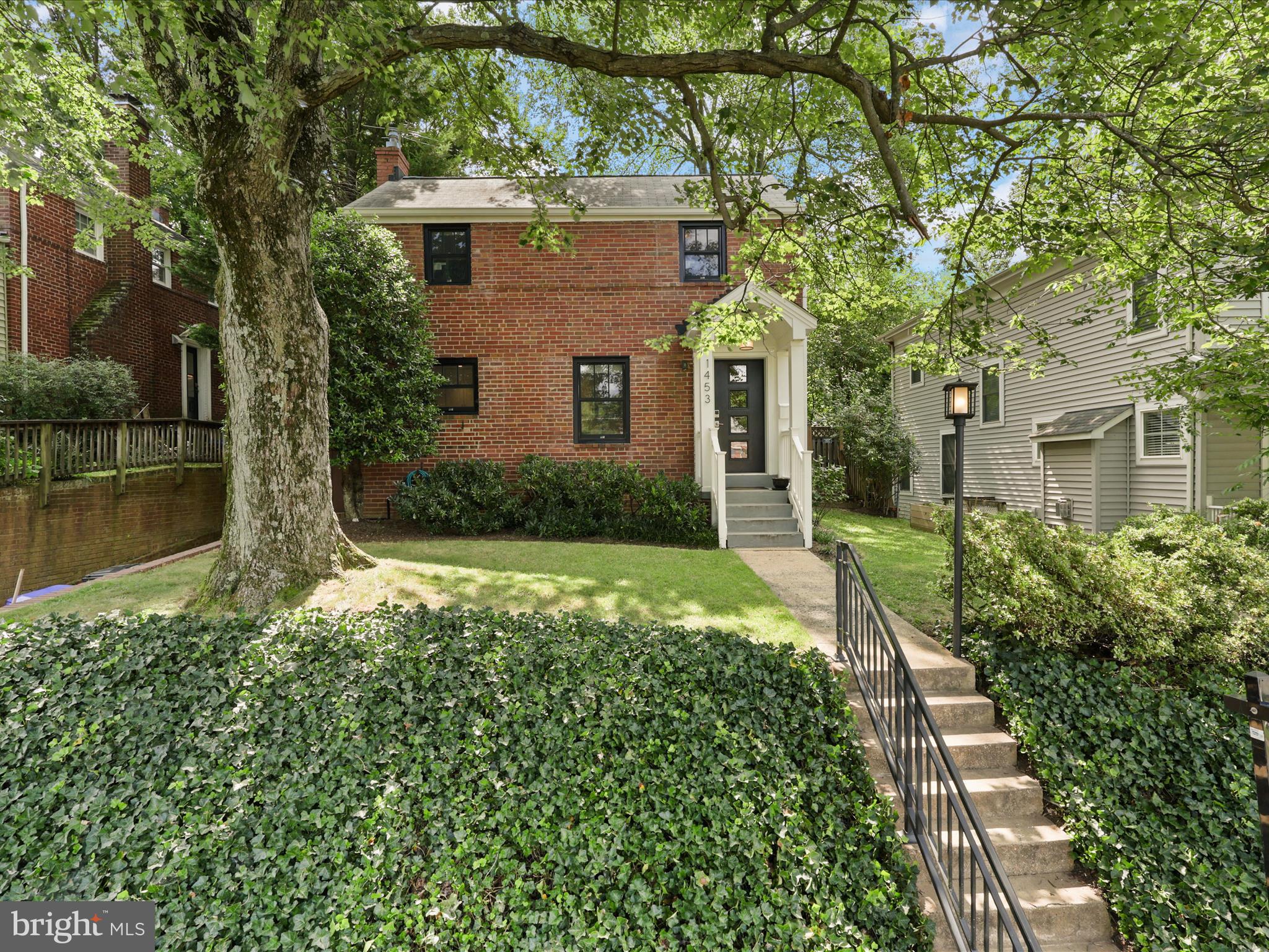 1453 N LONGFELLOW STREET