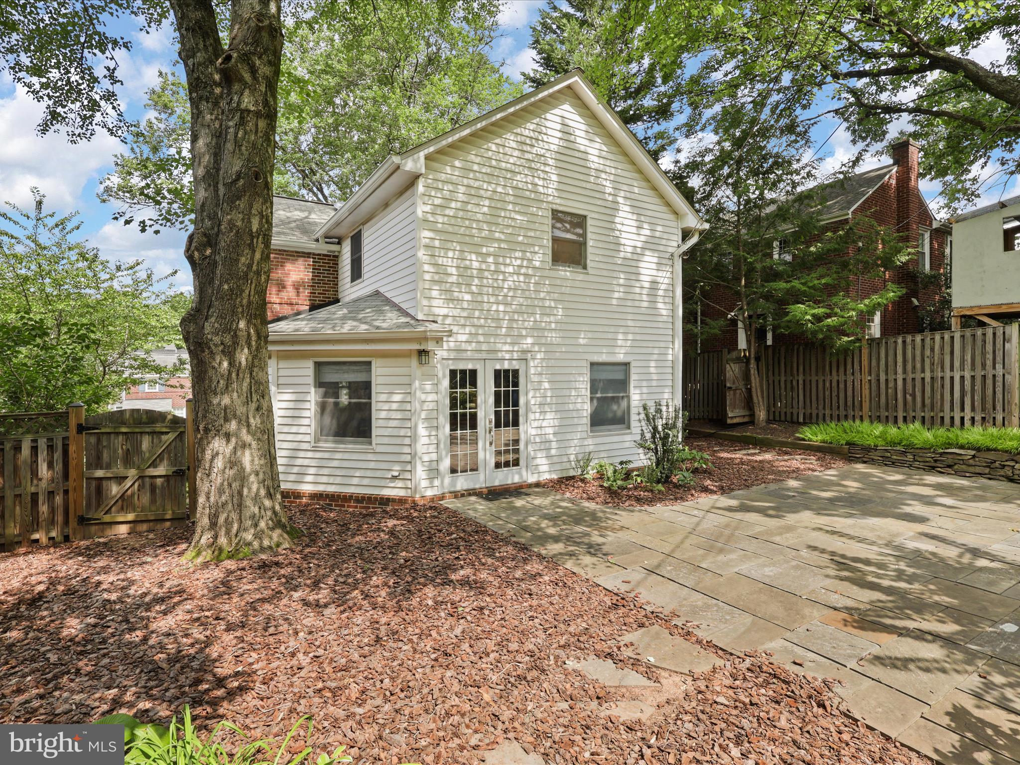 1453 N LONGFELLOW STREET