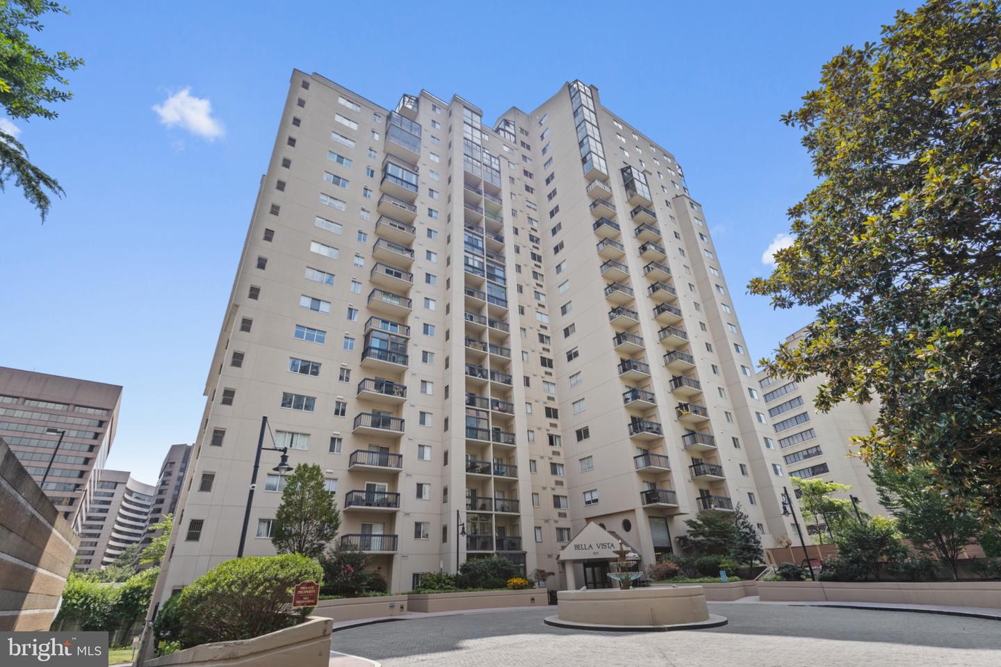 1211 S Eads St #108