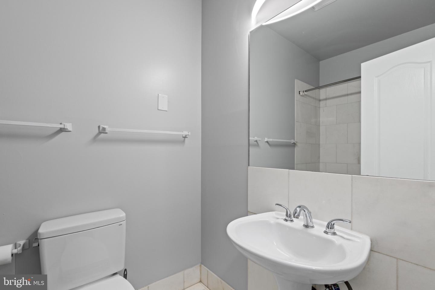 1211 S Eads St #108