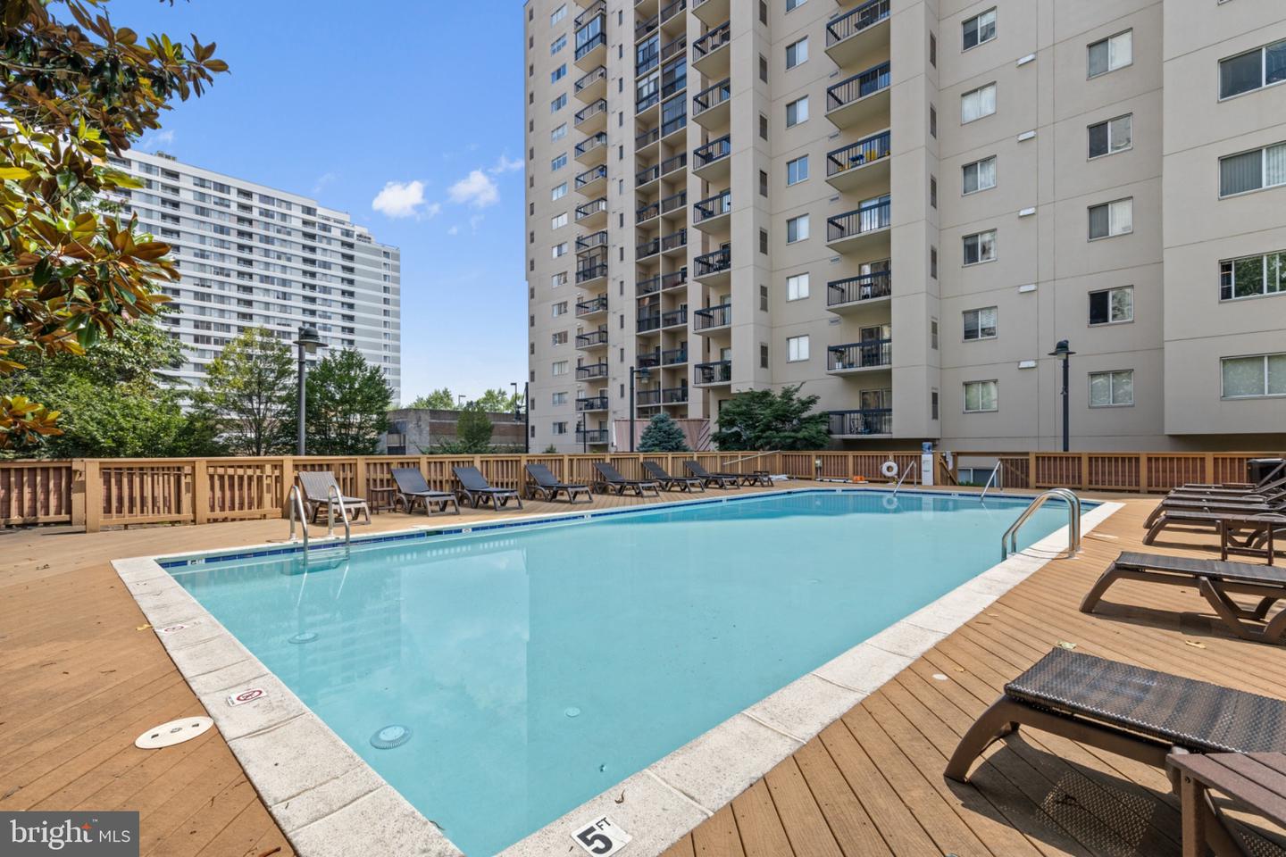 1211 S Eads St #108