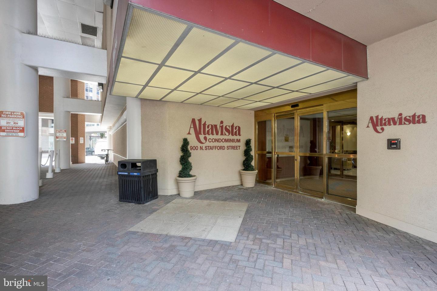 900 N STAFFORD ST #1815