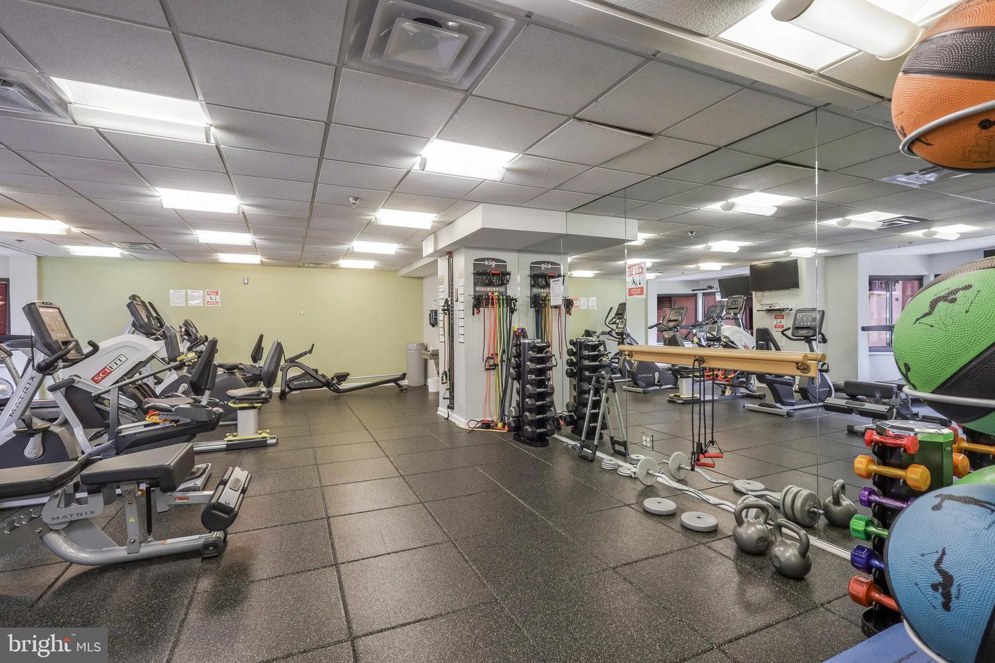 900 N STAFFORD ST #1815