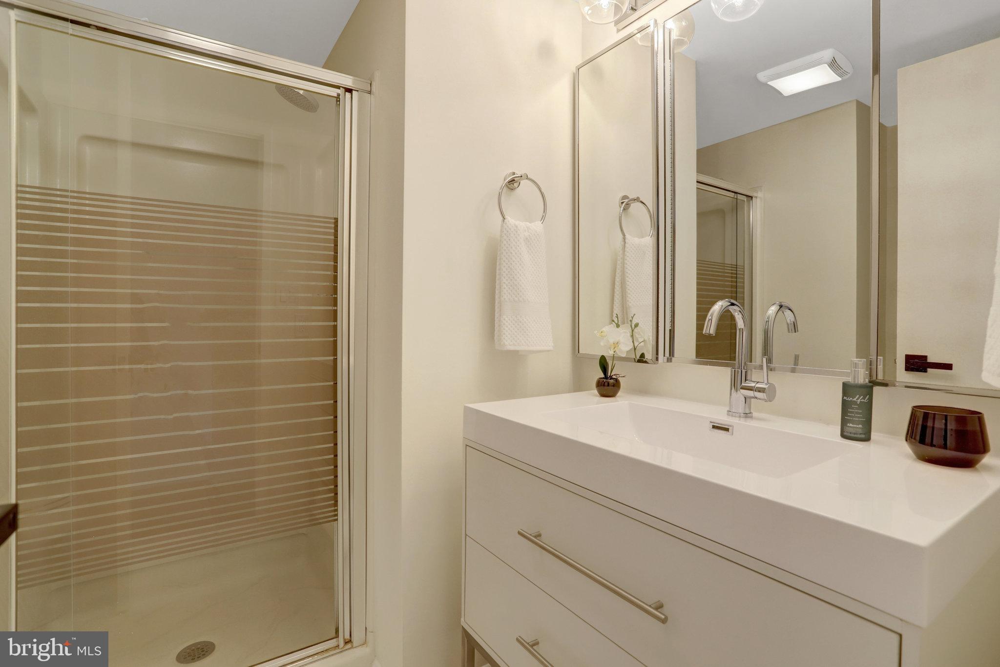 900 N Stafford St #1815