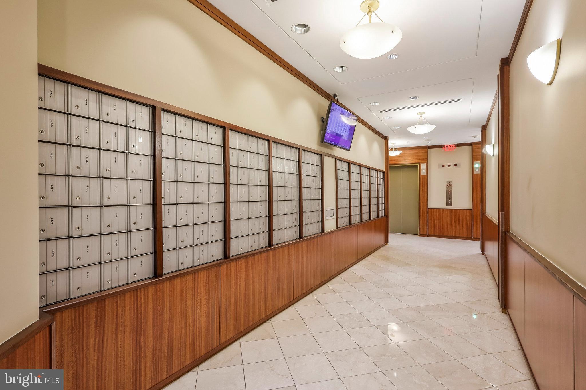 900 N Stafford St #1815