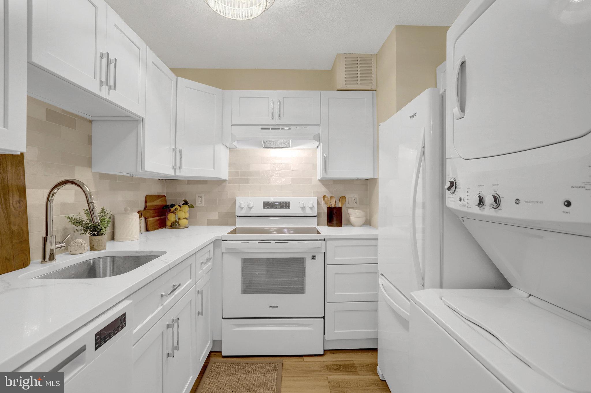 900 N Stafford St #1815