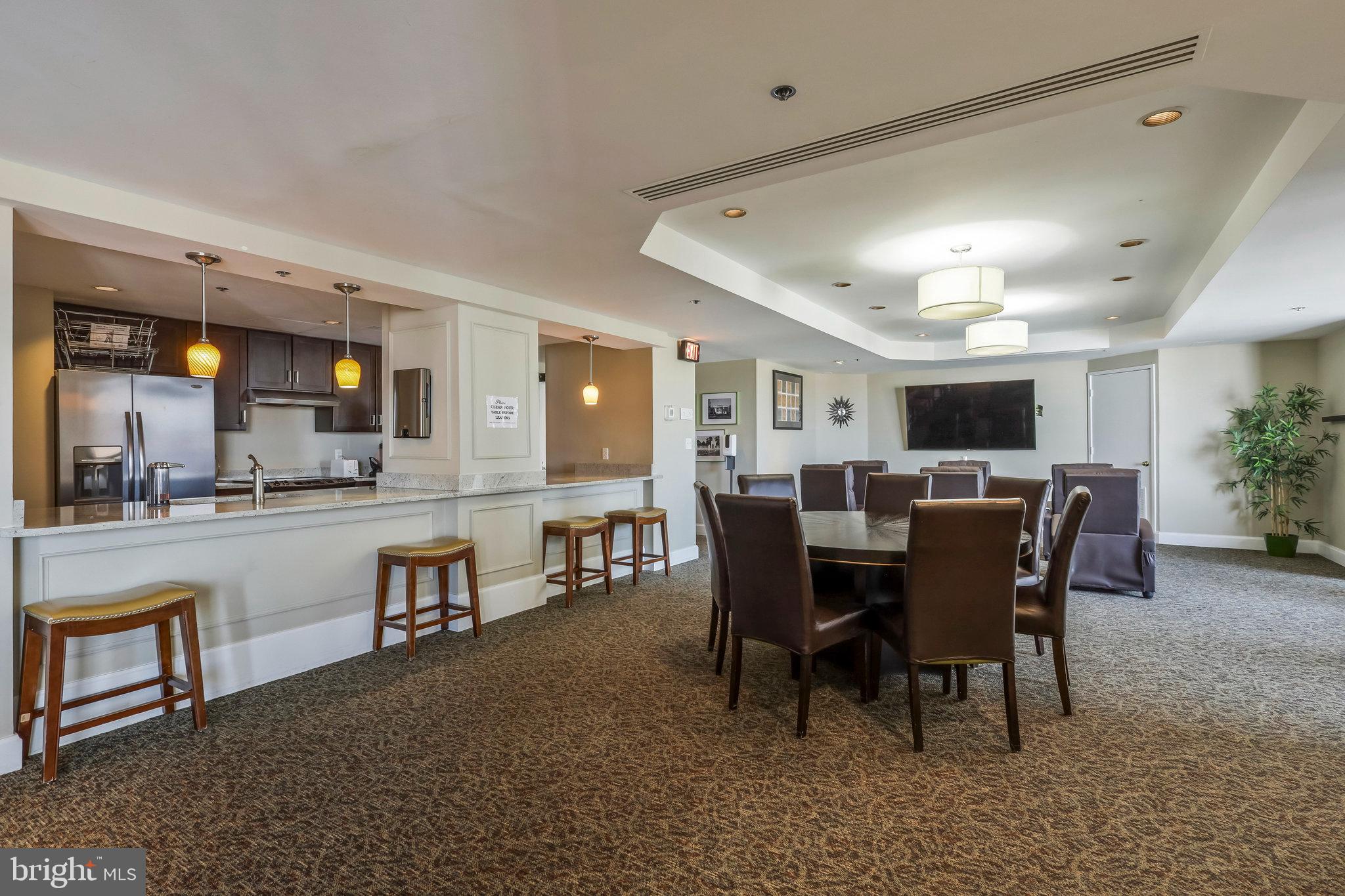 900 N Stafford St #1815