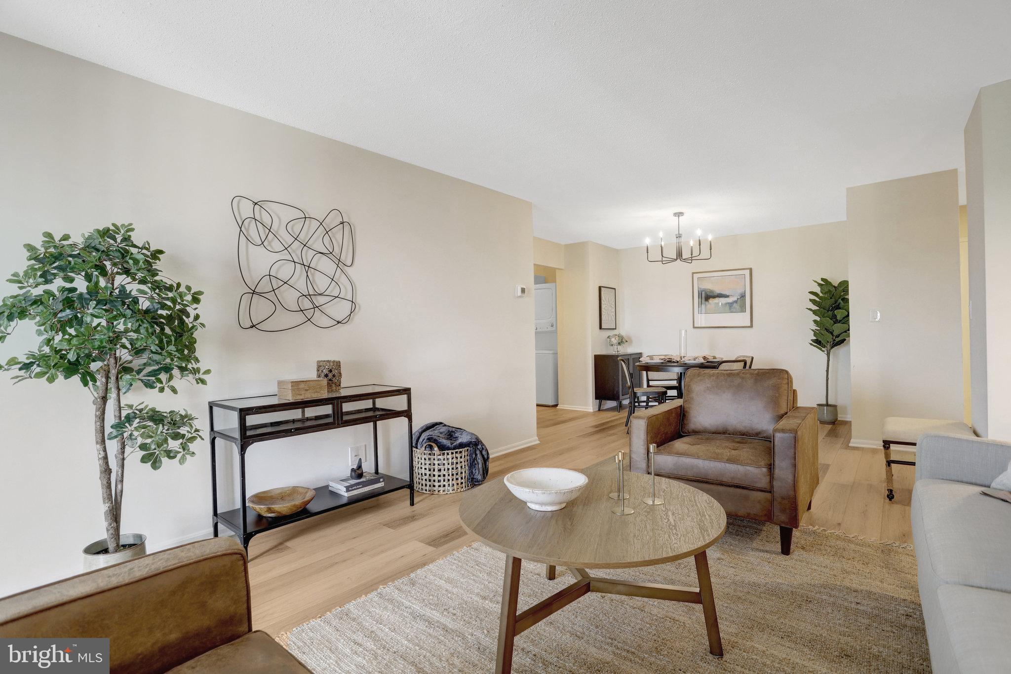 900 N Stafford St #1815