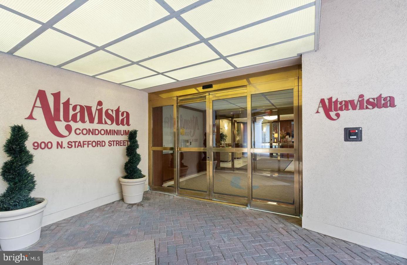 900 N Stafford St #1815