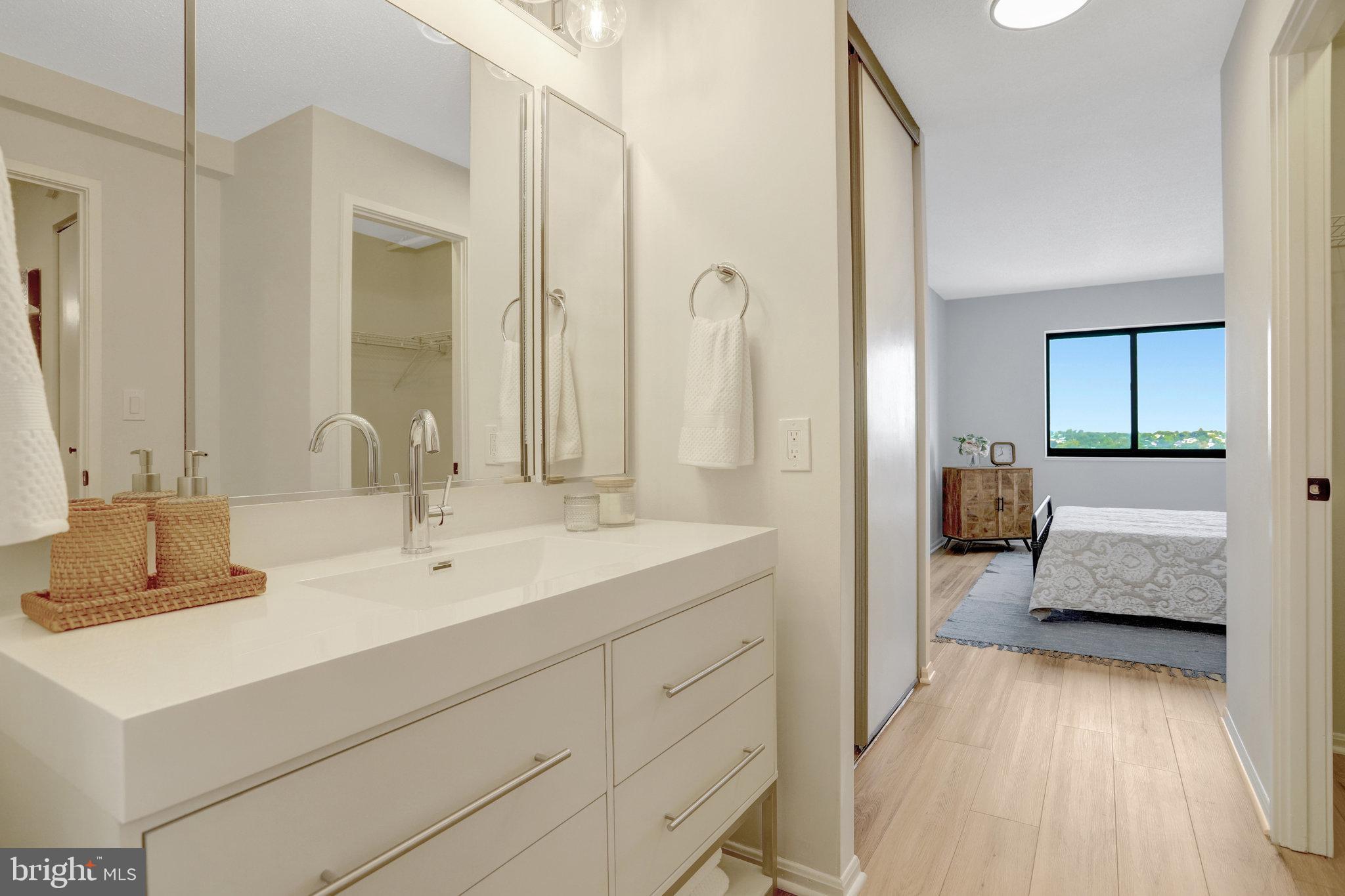 900 N Stafford St #1815