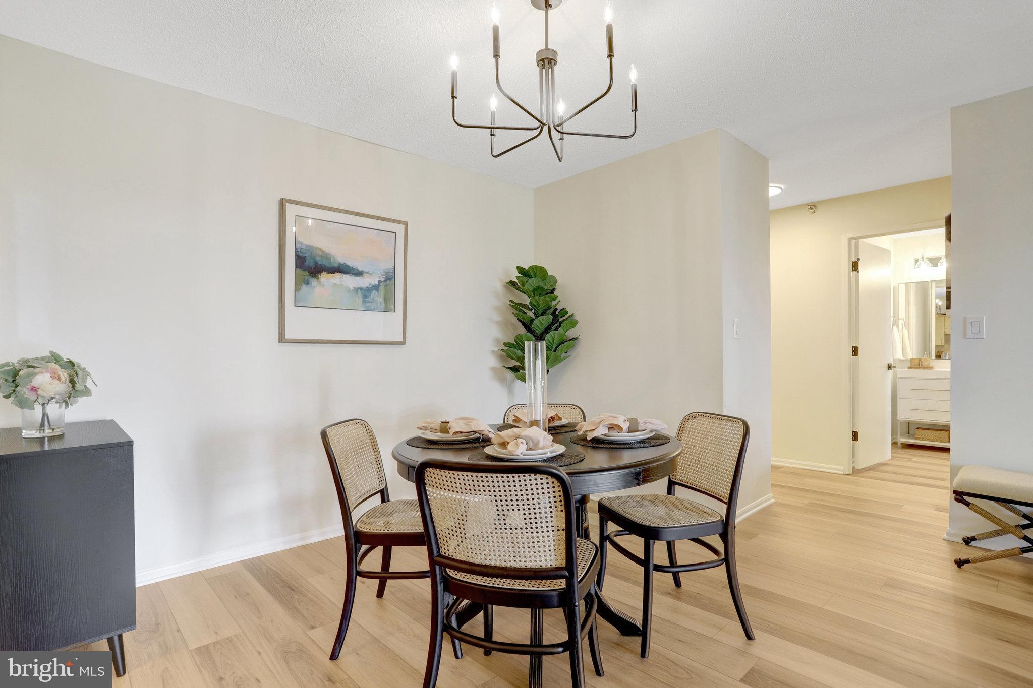 900 N Stafford St #1815