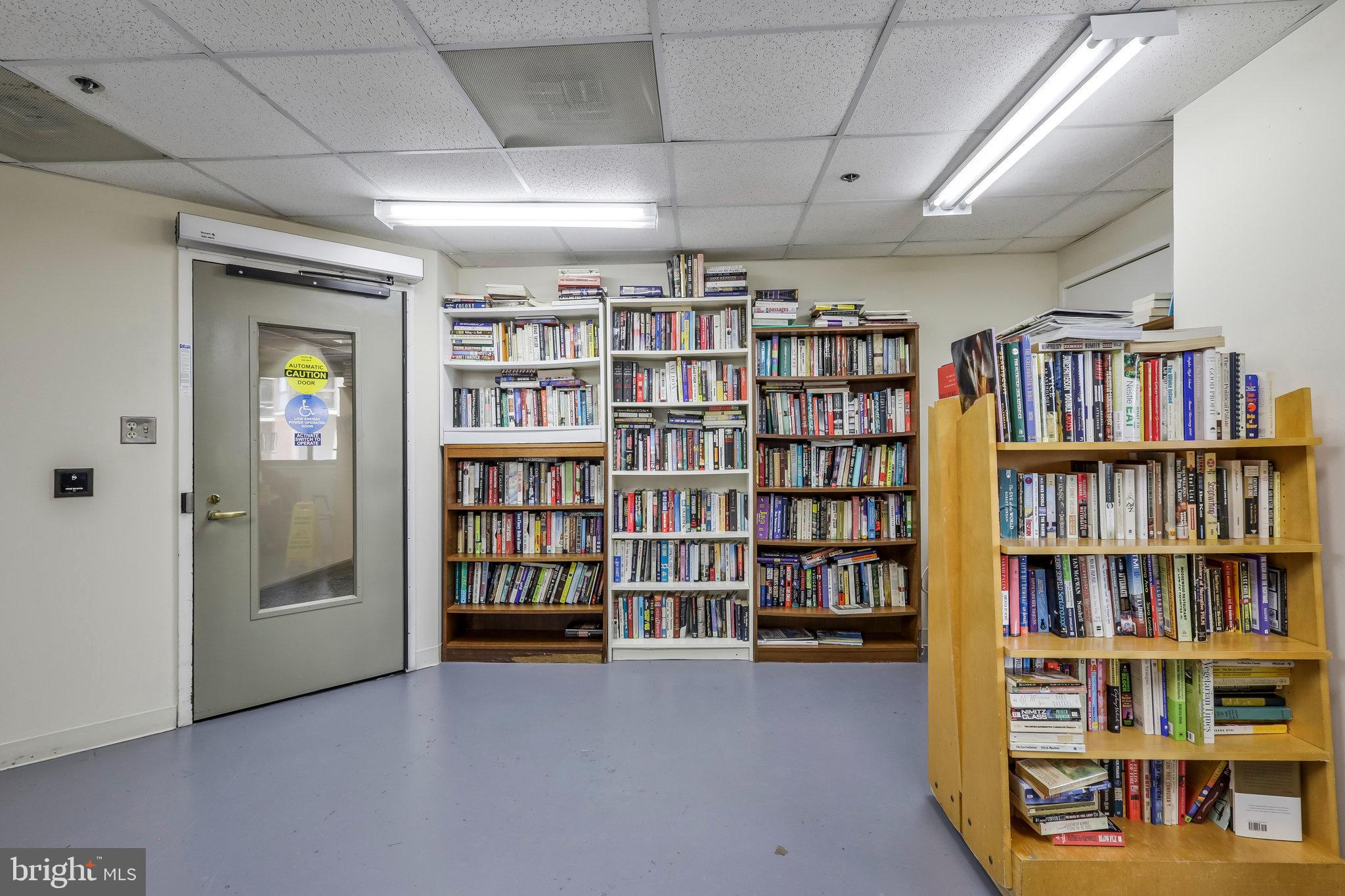 900 N Stafford St #1815