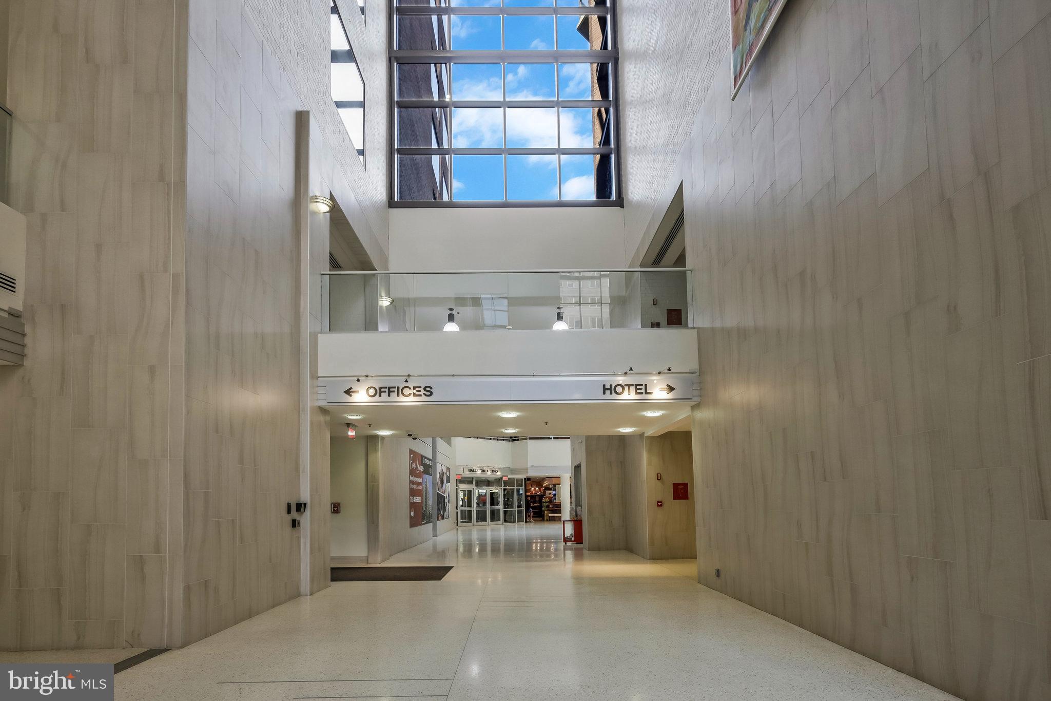 900 N Stafford St #1815