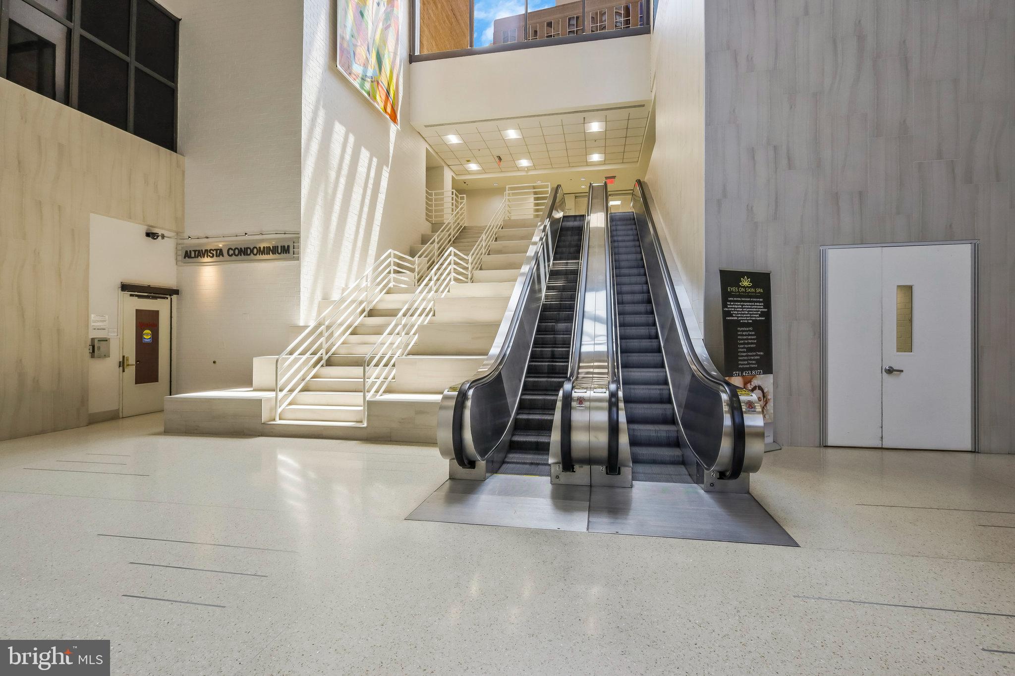 900 N Stafford St #1815