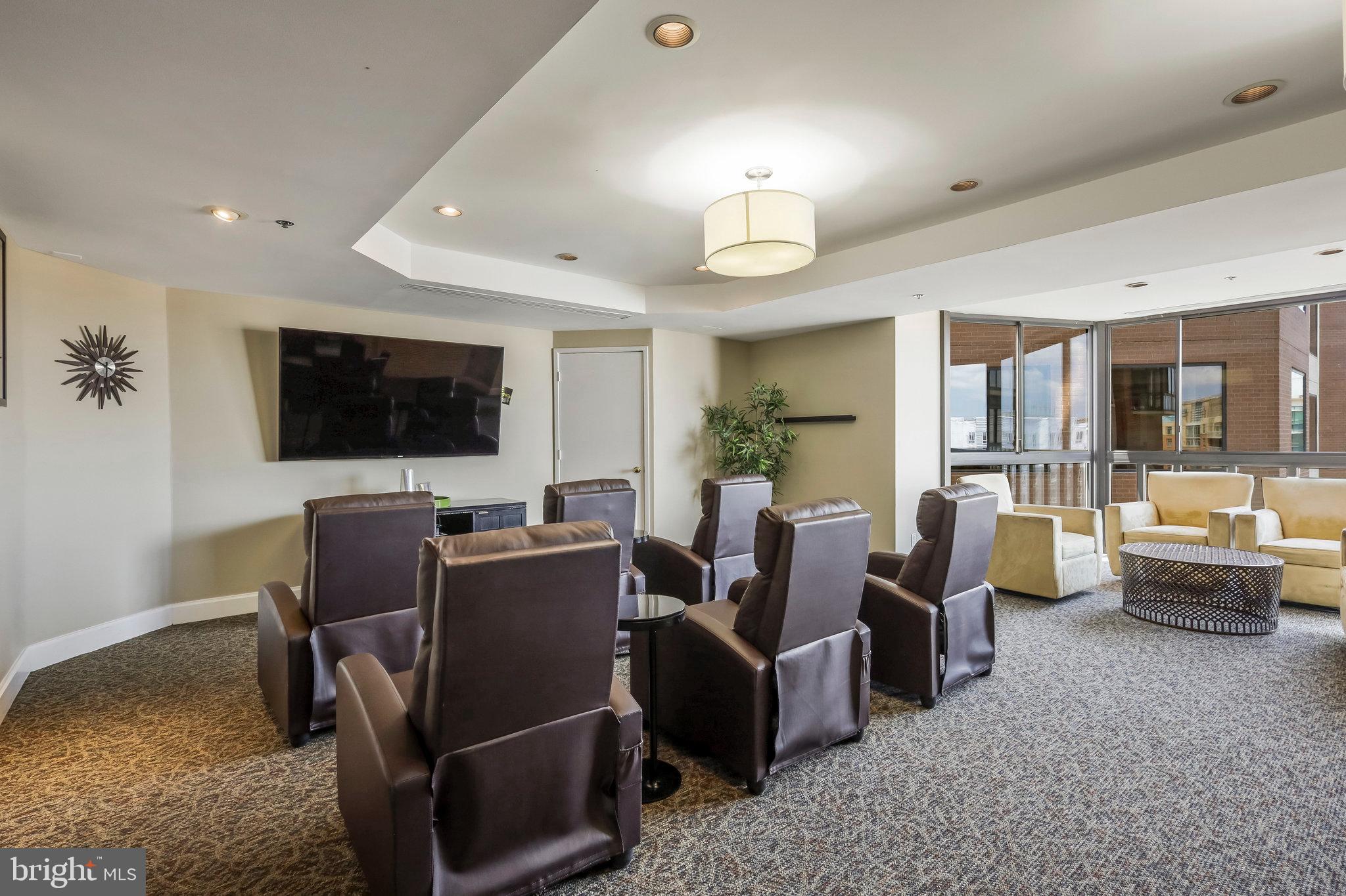 900 N Stafford St #1815