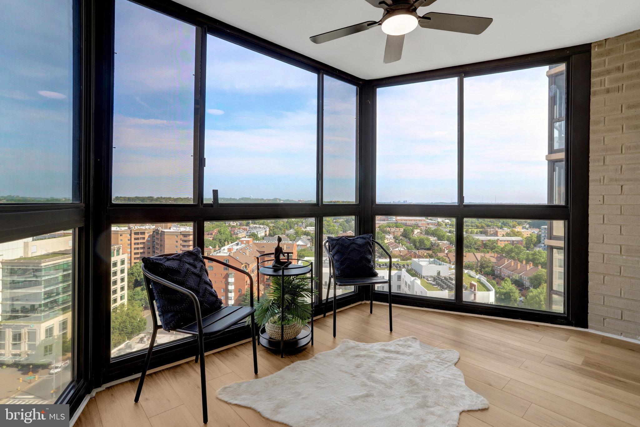 900 N Stafford St #1815