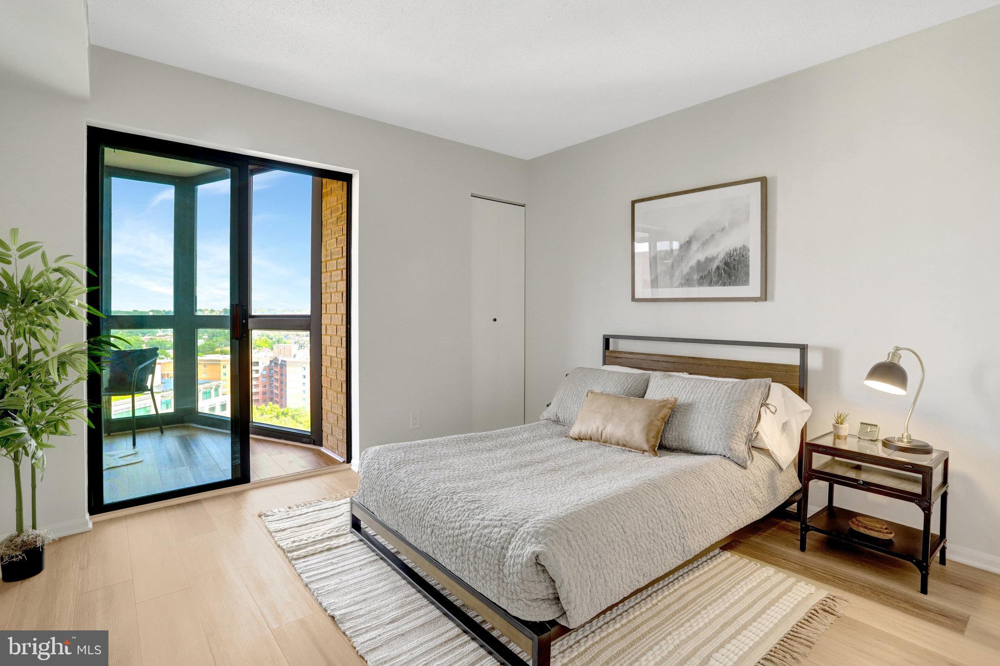 900 N Stafford St #1815