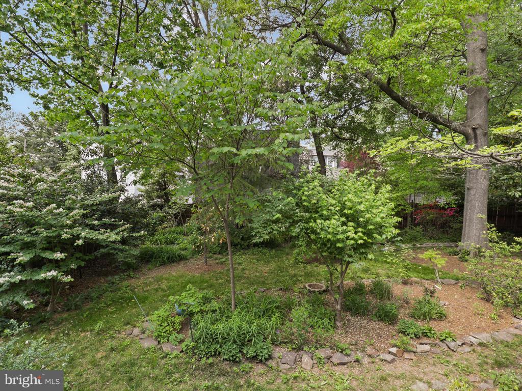 2308 N LEXINGTON STREET