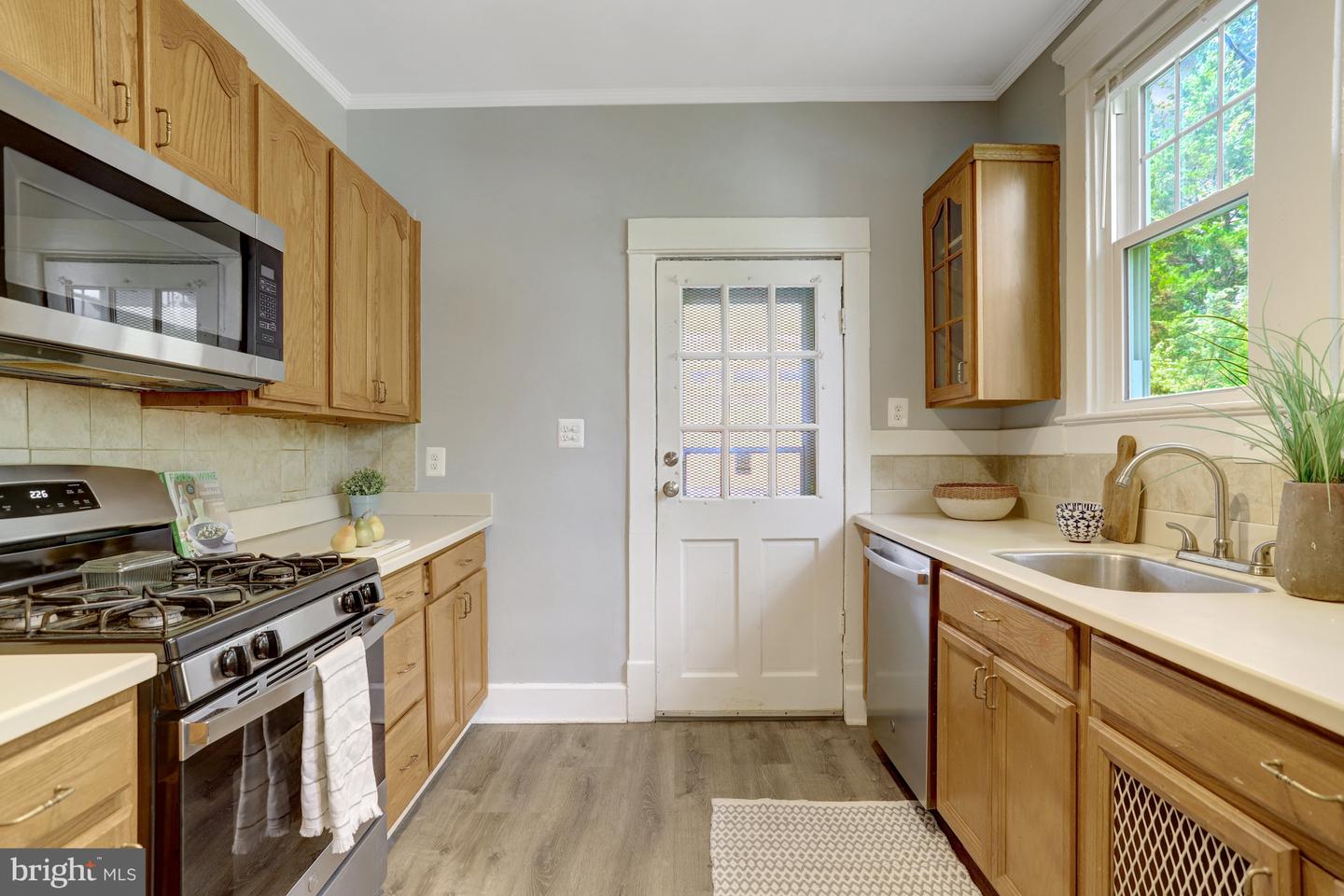 3201 N Pershing Dr