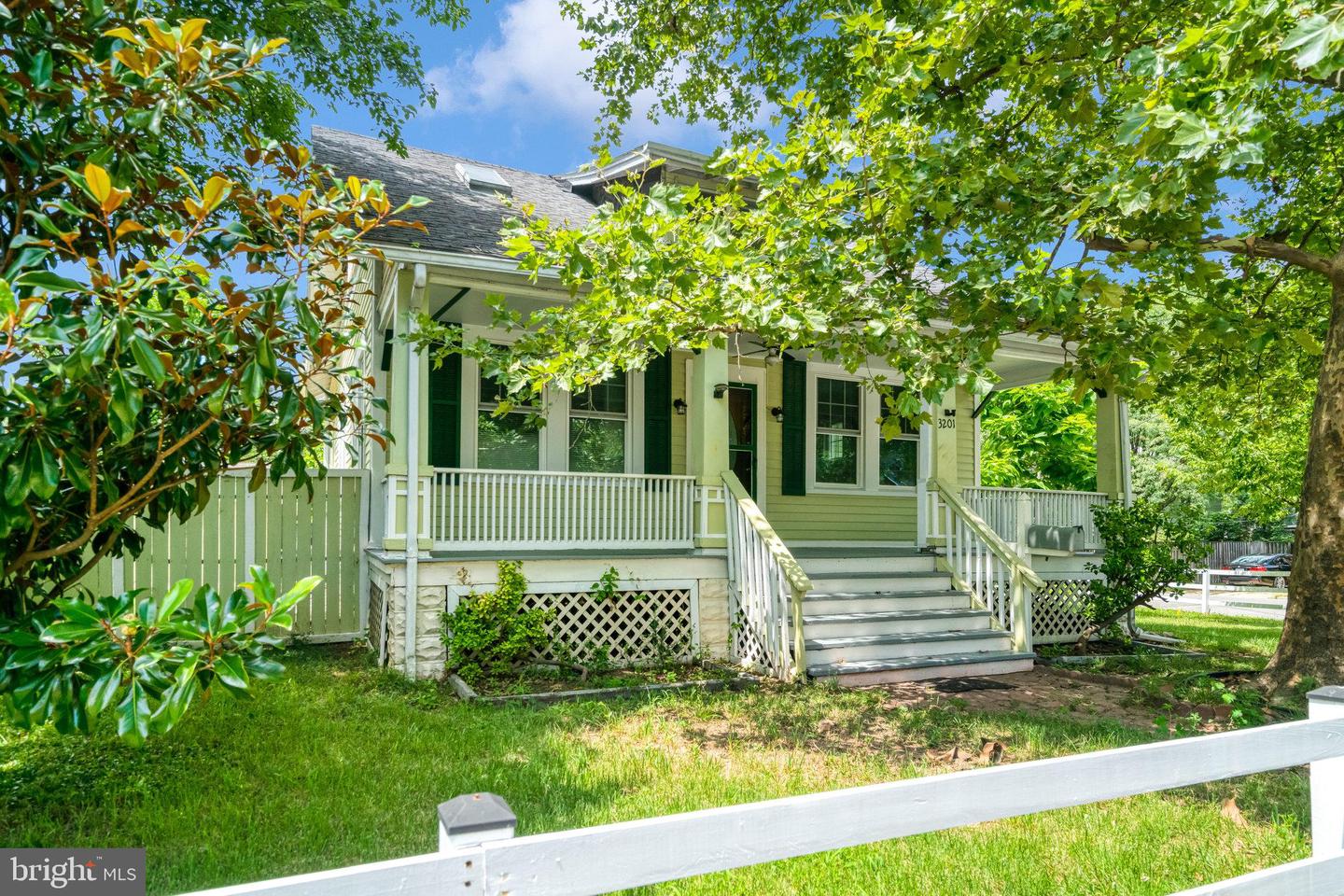 3201 N Pershing Dr