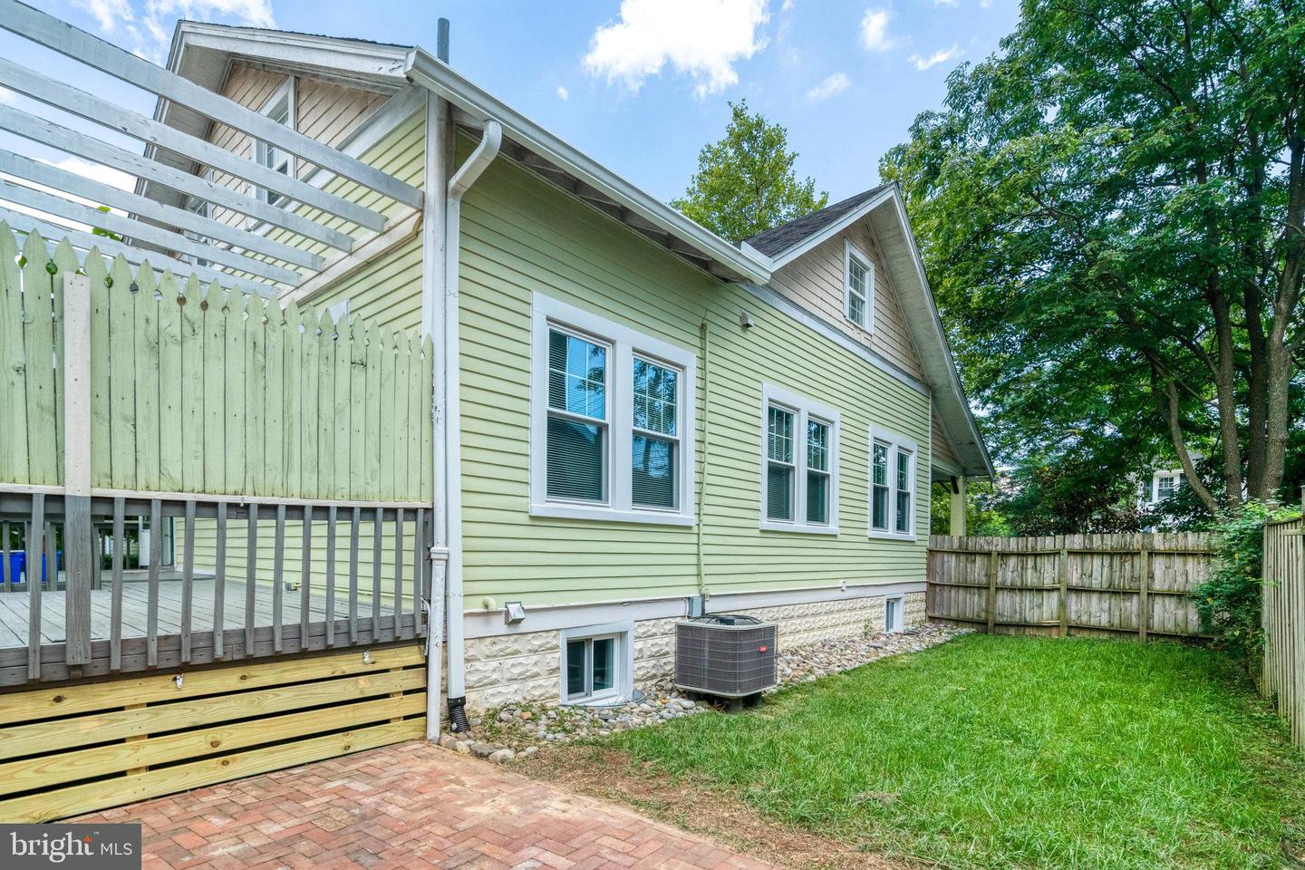 3201 N Pershing Dr