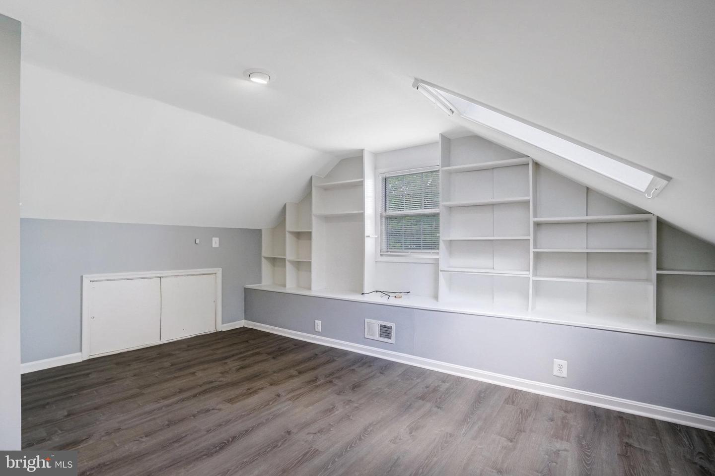 3201 N Pershing Dr